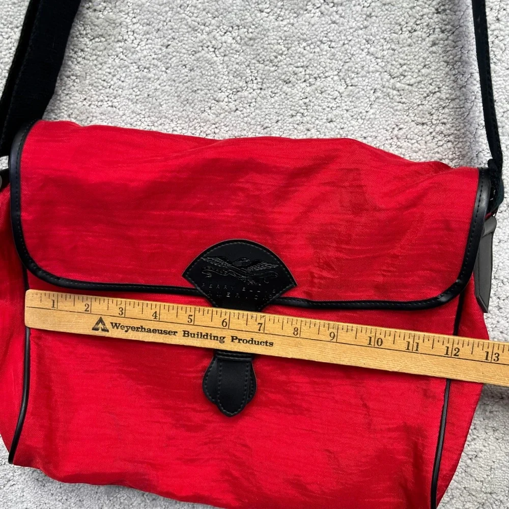 VINTAGE Perry Ellis America Messenger Bag Red Nylon Crossbody Eagle Logo